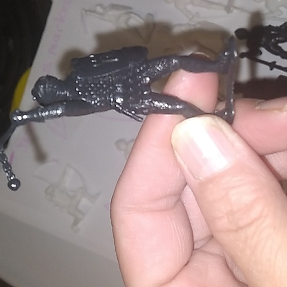 Vintage Gladiator Figurines- (Plastic) - Picture 4 of 15